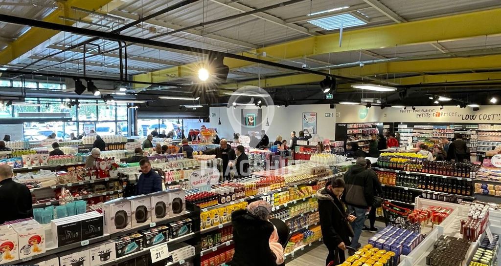 Local Commercial à louer - Pontault-Combault (77340) - 952 m²