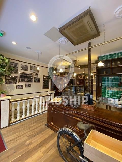 Local Commercial à louer - Paris (75000) - 84 m²