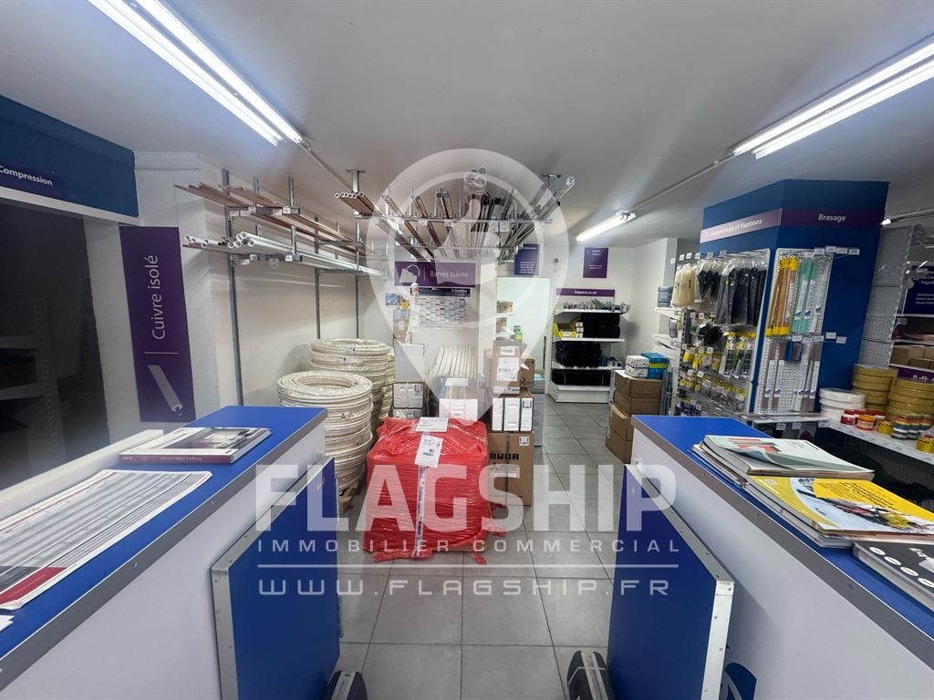 Local Commercial à louer - Paris (75000) - 141 m²