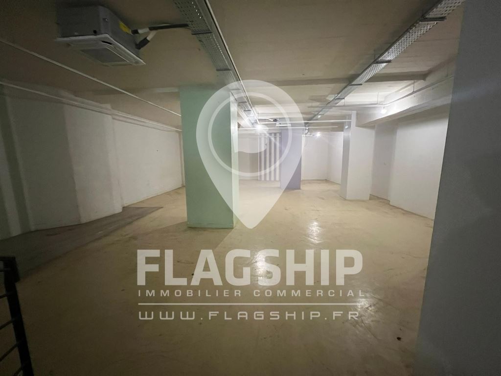 Local Commercial à louer - Paris (75000) - 884 m²