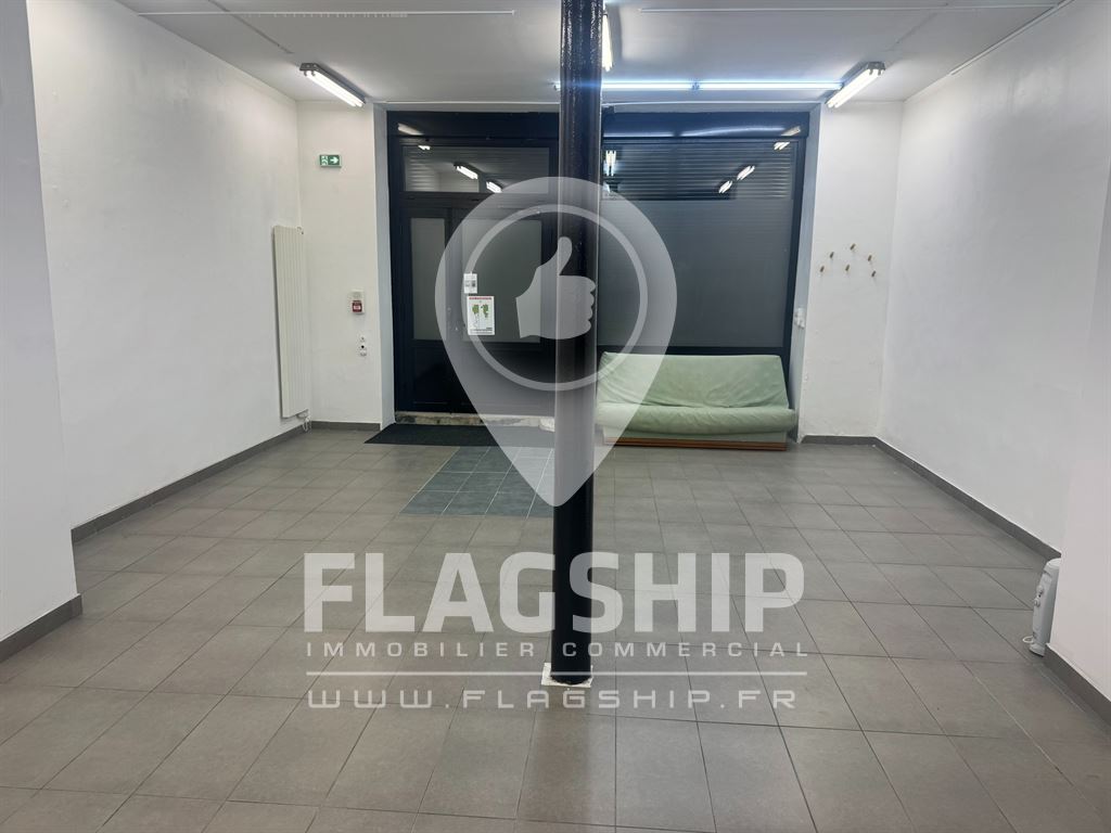 Local Commercial à louer - Paris (75000) - 200 m²