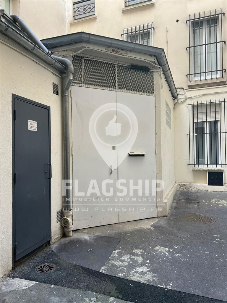 Local Commercial à louer - Paris (75000) - 157 m²