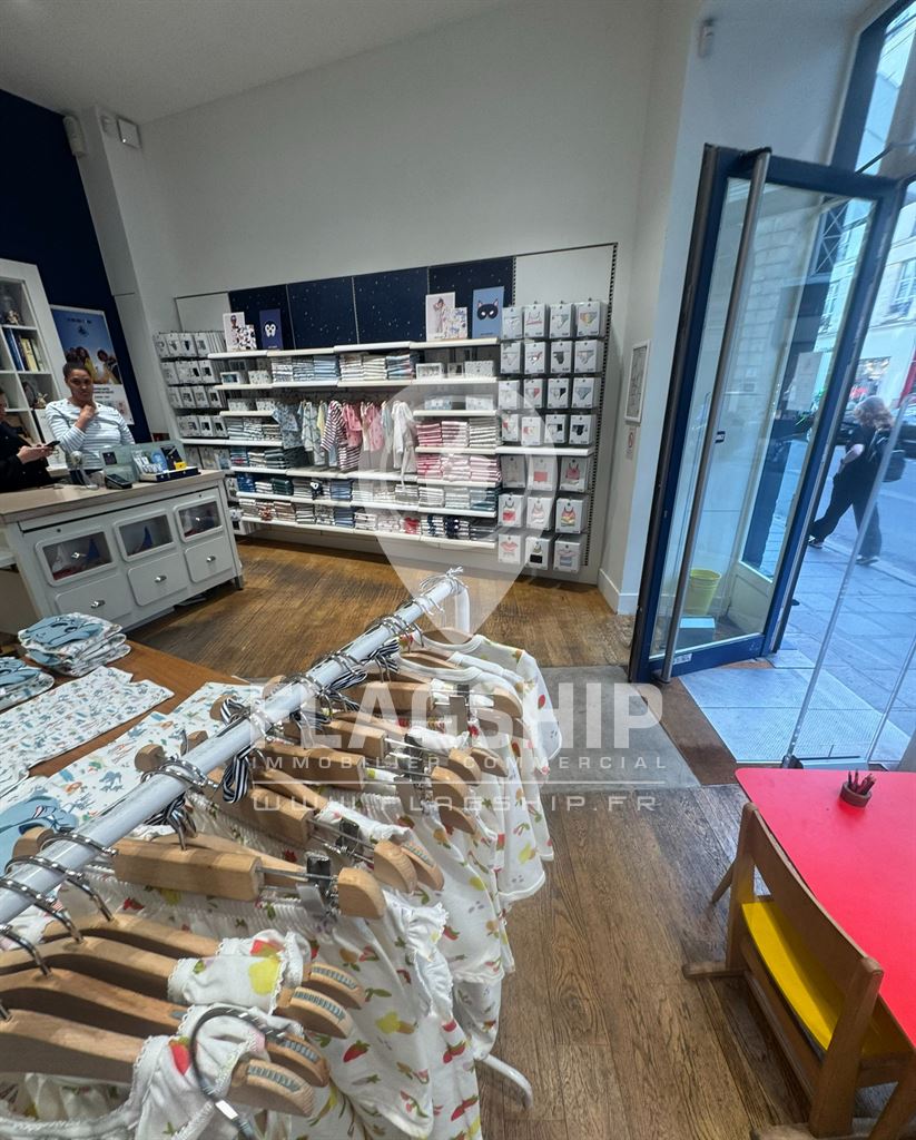 Local Commercial à louer - Paris (75000) - 125 m²