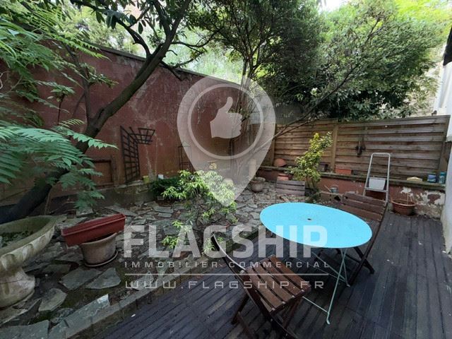 APPARTEMENT AVEC JARDIN PRIVATIF DE 30 M² EN PLEIN PARIS