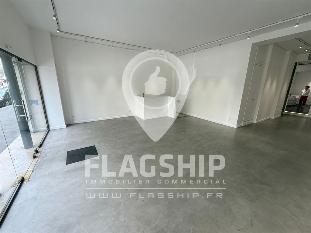 Local Commercial à louer - Paris (75000) - 392 m²