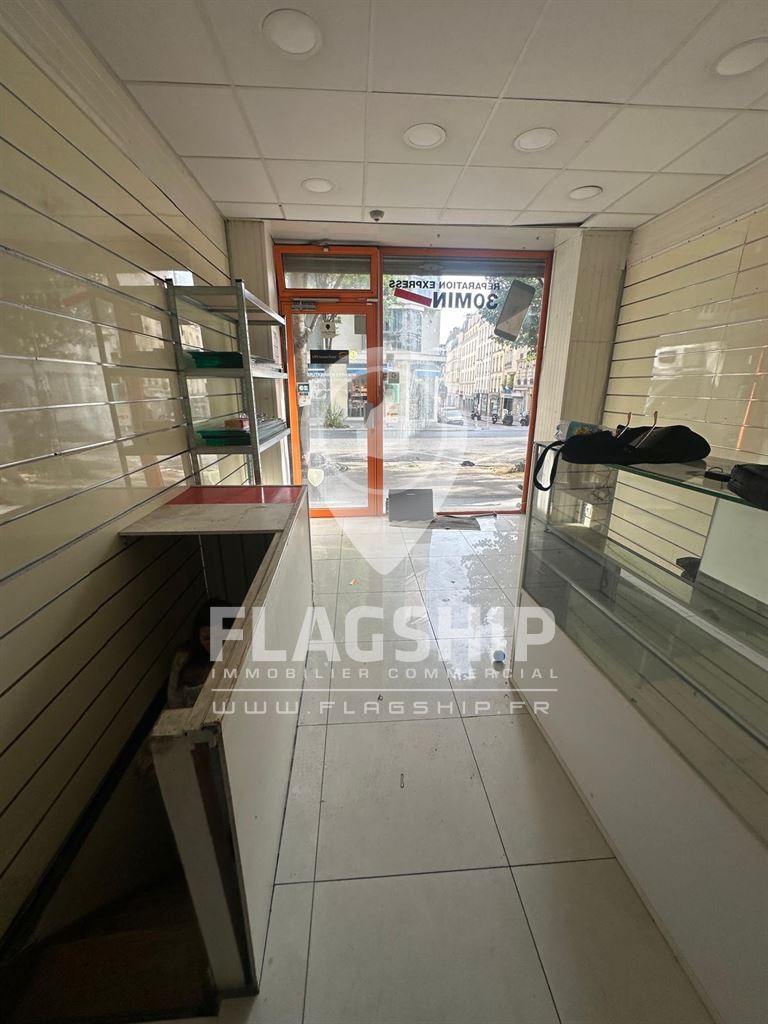 A LOUER BOUTIQUE RUE ORDENER 42 m² SUR 2 NIVEAUX